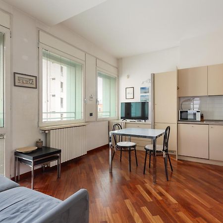 מילאנו Bright & Comfy Apartment With Parking מראה חיצוני תמונה